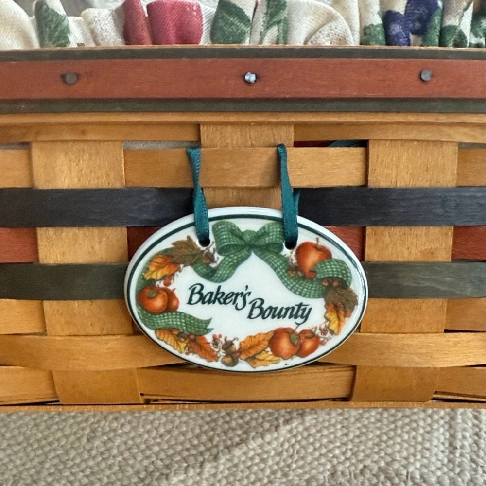 1998 Longaberger Bakers Bounty Multicolor Woven Basket with Fabric Liner EUC